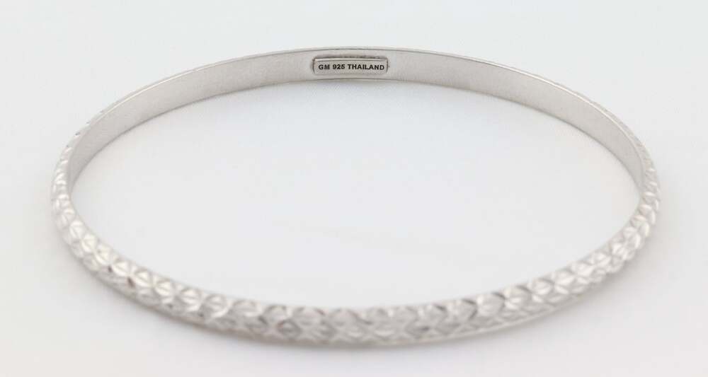 Sterling Silver Diamond Cut Bangle Bracelet 7 1/2" inch - Picture 3 of 5